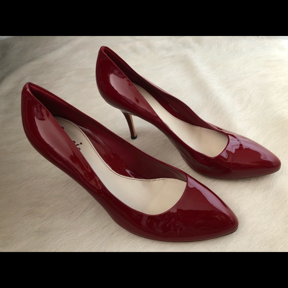 Gucci Red Patent Leather Pointed Toe Pumps